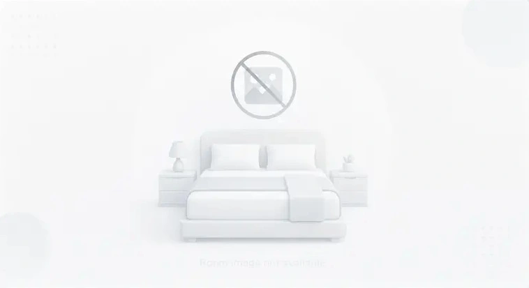 Queen Room with Two Queen Beds and Bath Tub - Non-Smoking